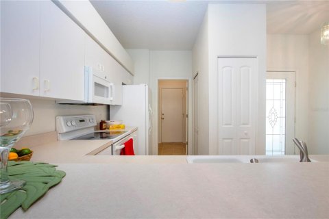 Condo in Sun City Center, Florida, 2 bedrooms  № 1357401 - photo 16