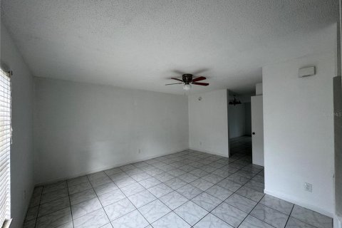 Touwnhouse à vendre à Tampa, Floride: 3 chambres, 127.09 m2 № 1357472 - photo 2