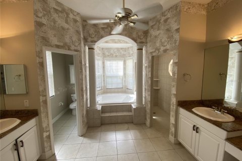 Casa en alquiler en Odessa, Florida, 4 dormitorios, 395.3 m2 № 1357471 - foto 4