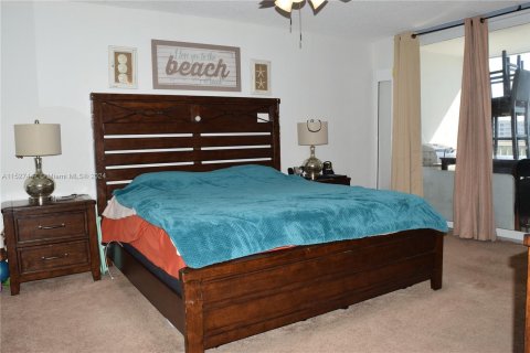 Copropriété à vendre à Pompano Beach, Floride: 1 chambre, 99.5 m2 № 991303 - photo 14