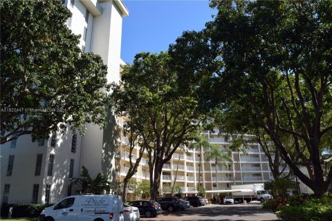 Copropriété à vendre à Pompano Beach, Floride: 1 chambre, 99.5 m2 № 991303 - photo 21