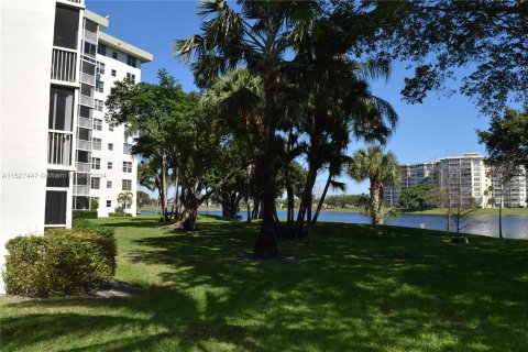 Copropriété à vendre à Pompano Beach, Floride: 1 chambre, 99.5 m2 № 991303 - photo 5