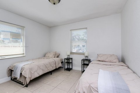 House in Fort Lauderdale, Florida 4 bedrooms, 111.3 sq.m. № 1170364 - photo 6