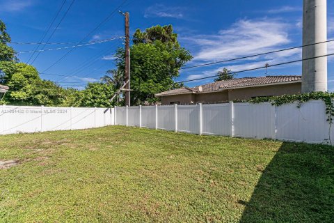 House in Fort Lauderdale, Florida 4 bedrooms, 111.3 sq.m. № 1170364 - photo 22