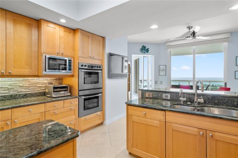 Condo in Aventura, Florida, 3 bedrooms  № 1423276 - photo 24