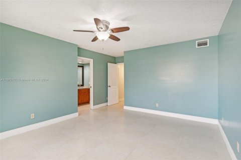 Condo in Tamarac, Florida, 2 bedrooms  № 1423275 - photo 20