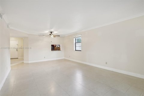 Condo in Tamarac, Florida, 2 bedrooms  № 1423275 - photo 7