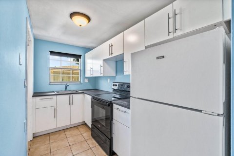 Condo in Pompano Beach, Florida, 1 bedroom  № 1182572 - photo 10