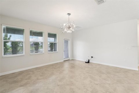 Casa en venta en Davenport, Florida, 5 dormitorios, 353.86 m2 № 1285700 - foto 5