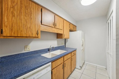 Condo in Tampa, Florida, 2 bedrooms  № 1359408 - photo 6