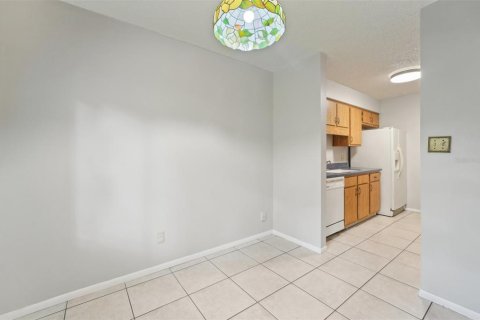 Condo in Tampa, Florida, 2 bedrooms  № 1359408 - photo 10