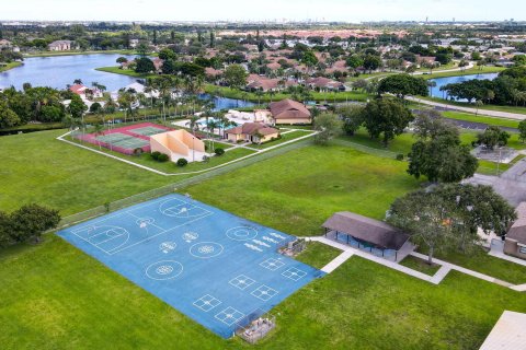 Villa ou maison à vendre à West Palm Beach, Floride: 2 chambres, 116.78 m2 № 1228867 - photo 1