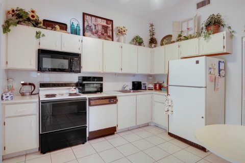 House in West Palm Beach, Florida 2 bedrooms, 116.78 sq.m. № 1228867 - photo 24