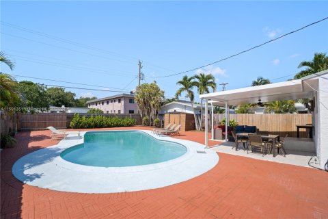 House in Hollywood, Florida 2 bedrooms, 102.47 sq.m. № 1181146 - photo 11
