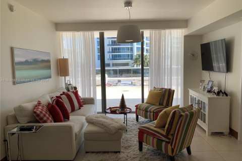 Condominio en alquiler en Miami Beach, Florida, 2 dormitorios, 101.91 m2 № 1355366 - foto 1