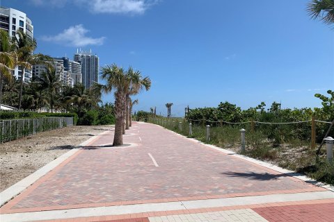 Condominio en alquiler en Miami Beach, Florida, 2 dormitorios, 101.91 m2 № 1355366 - foto 11