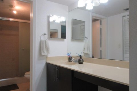 Condominio en venta en Deerfield Beach, Florida, 2 dormitorios, 120.77 m2 № 1014112 - foto 2