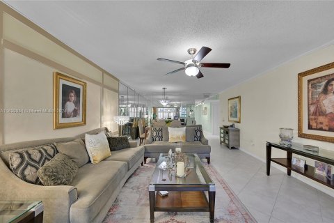 Condo in Sunrise, Florida, 2 bedrooms  № 1315501 - photo 17