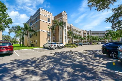 Condo in Sunrise, Florida, 2 bedrooms  № 1315501 - photo 1