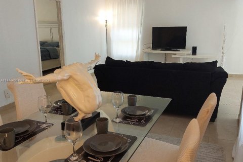 Condo in Miami Beach, Florida, 1 bedroom  № 784555 - photo 3