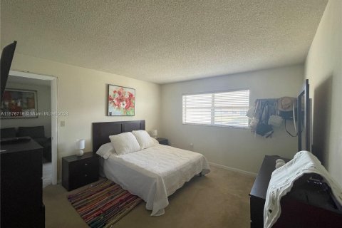 Condo in Sunrise, Florida, 2 bedrooms  № 1145506 - photo 9