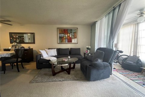 Condo in Sunrise, Florida, 2 bedrooms  № 1145506 - photo 24