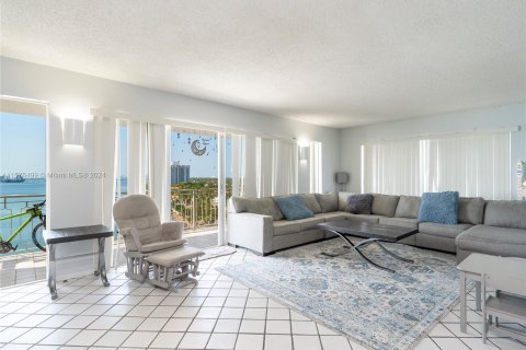 Copropriété à vendre à Miami, Floride: 2 chambres, 130.81 m2 № 1145340 - photo 2