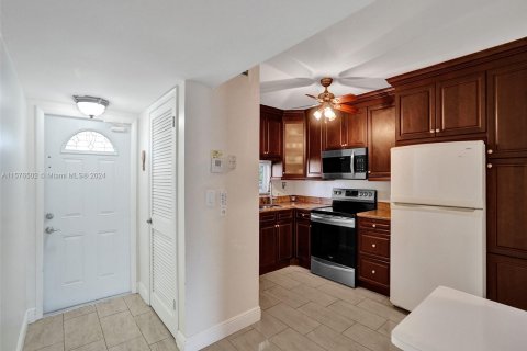 Copropriété à vendre à Pembroke Pines, Floride: 2 chambres, 108.7 m2 № 1145341 - photo 5