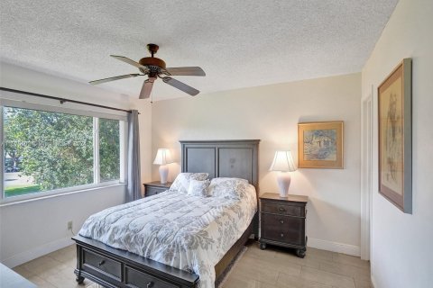 Copropriété à vendre à Pembroke Pines, Floride: 2 chambres, 108.7 m2 № 1145341 - photo 15