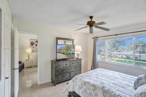 Copropriété à vendre à Pembroke Pines, Floride: 2 chambres, 108.7 m2 № 1145341 - photo 14