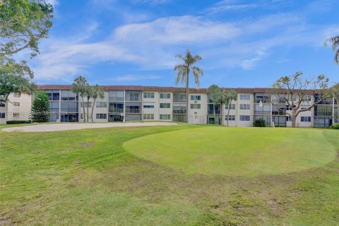 Copropriété à vendre à Pembroke Pines, Floride: 2 chambres, 108.7 m2 № 1145341 - photo 29