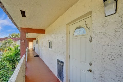 Copropriété à vendre à Pembroke Pines, Floride: 2 chambres, 108.7 m2 № 1145341 - photo 3