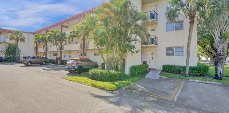 Condo à Pembroke Pines, Floride, 2 chambres  № 1145341