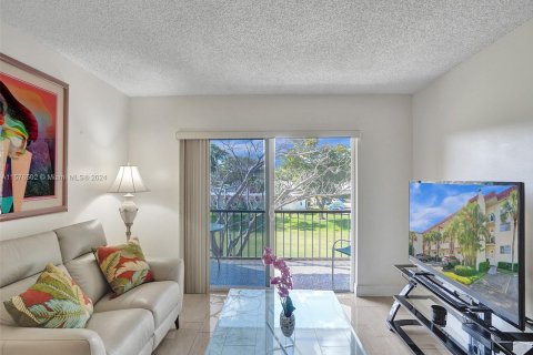 Copropriété à vendre à Pembroke Pines, Floride: 2 chambres, 108.7 m2 № 1145341 - photo 26