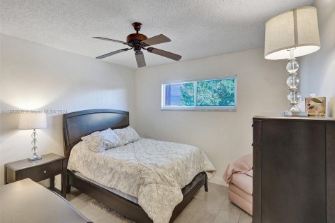 Copropriété à vendre à Pembroke Pines, Floride: 2 chambres, 108.7 m2 № 1145341 - photo 10