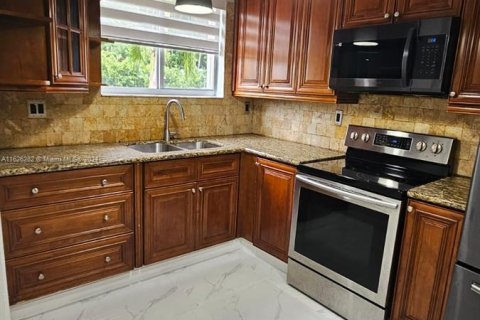 Adosado en venta en Sweetwater, Florida, 3 dormitorios, 122.63 m2 № 1272677 - foto 2