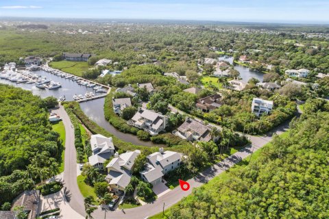 Villa ou maison à vendre à Hobe Sound, Floride: 4 chambres, 261.06 m2 № 615732 - photo 1