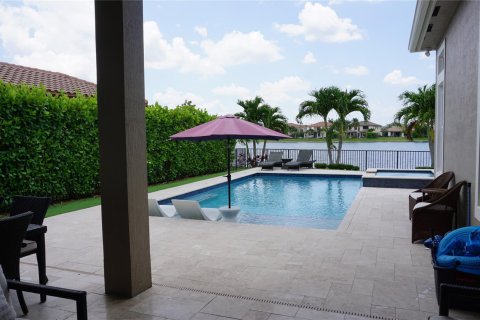 House in Parkland, Florida 5 bedrooms, 296.17 sq.m. № 1182368 - photo 4