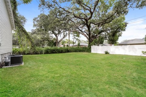 Villa ou maison à louer à Saint Petersburg, Floride: 4 chambres, 178.37 m2 № 1351273 - photo 16