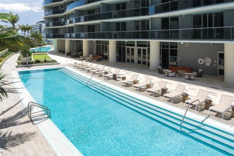 Condominio en venta en Miami, Florida, 1 dormitorio, 82.5 m2 № 1386085 - foto 16