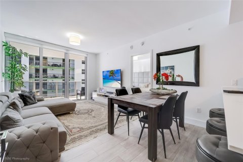 Condo in Miami, Florida, 1 bedroom  № 1386085 - photo 7