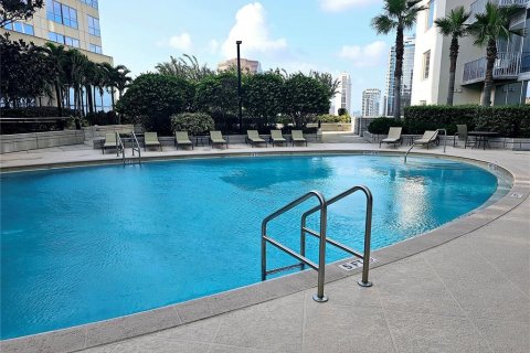 Condo in Orlando, Florida, 2 bedrooms  № 1109816 - photo 16