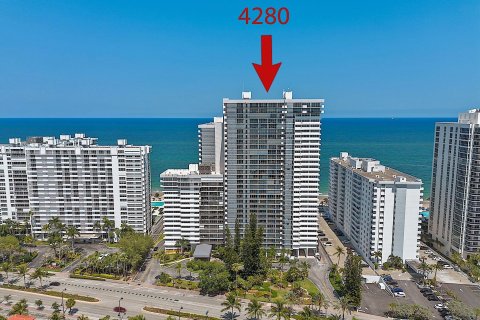 Condominio en venta en Fort Lauderdale, Florida, 1 dormitorio, 134.71 m2 № 1177088 - foto 1