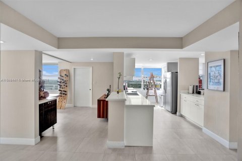 Condo in Aventura, Florida, 4 bedrooms  № 1235228 - photo 25