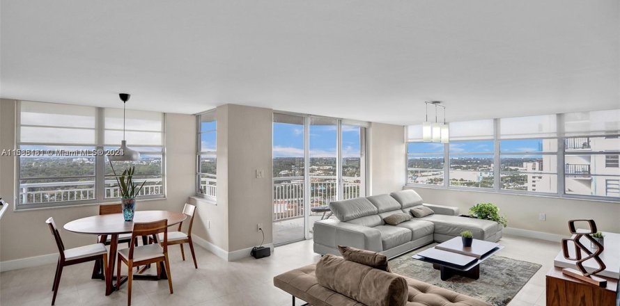 Condo à Aventura, Floride, 4 chambres  № 1235228