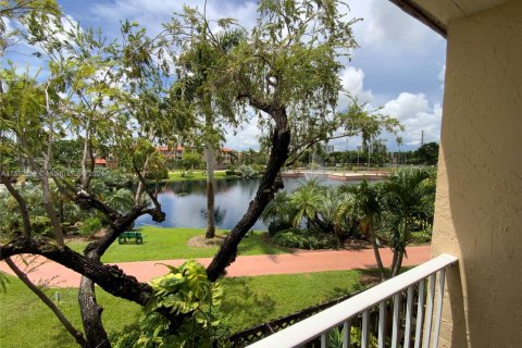 Condominio en venta en Doral, Florida, 2 dormitorios, 96.62 m2 № 1345696 - foto 1