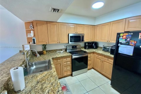 Condominio en venta en Doral, Florida, 2 dormitorios, 96.62 m2 № 1345696 - foto 4