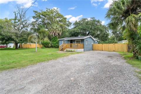 House in New Port Richey, Florida 2 bedrooms, 86.96 sq.m. № 1340651 - photo 2