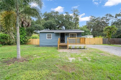 House in New Port Richey, Florida 2 bedrooms, 86.96 sq.m. № 1340651 - photo 1