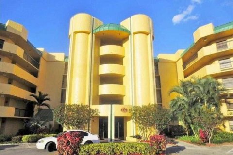 Condominio en venta en Lauderhill, Florida, 2 dormitorios, 118.91 m2 № 963836 - foto 1